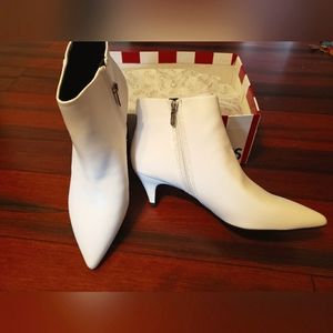 Super Cute Sam Edelman "Circus" Bright White Booties